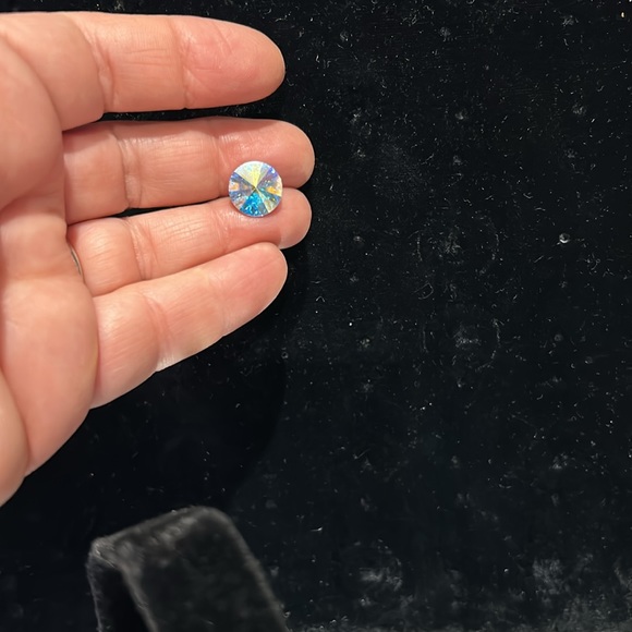 Aurora Borealis Stud Earrings-Boutique - Picture 4 of 4